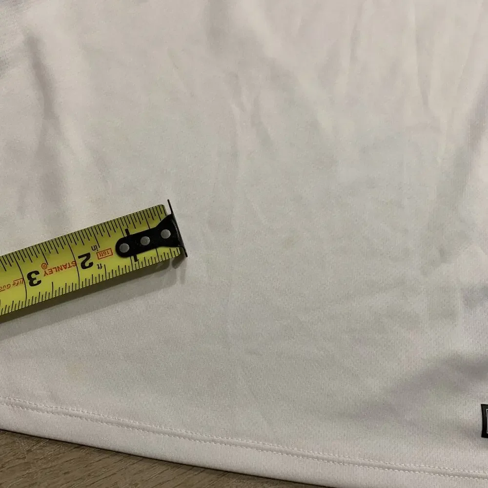 Nike measures futbol front